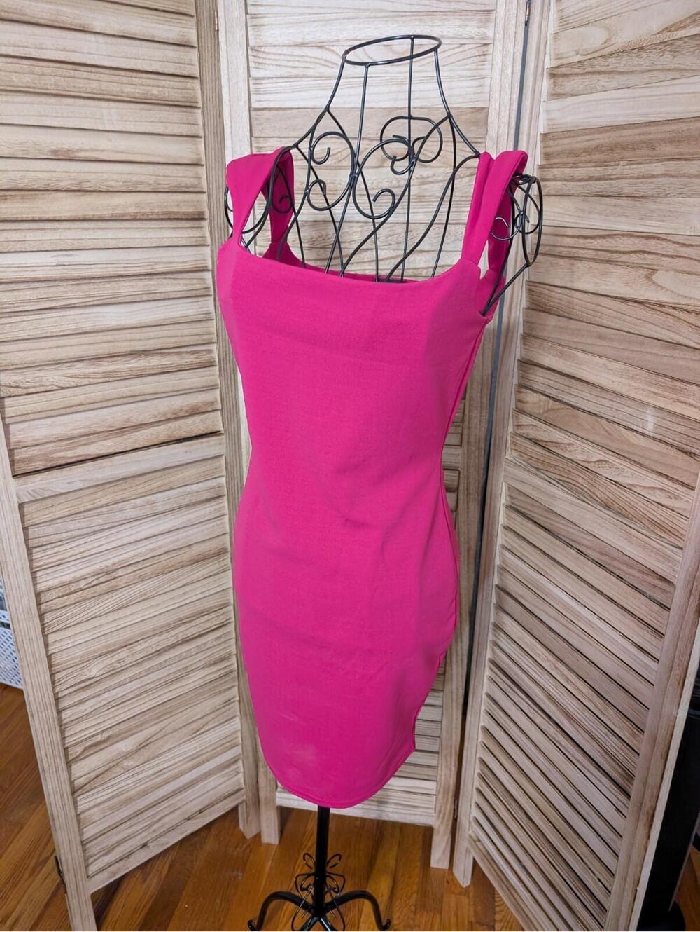 Pretty Little Thing Pink  Bodycon Dress Size US 8 Party, Sexy, Bright
